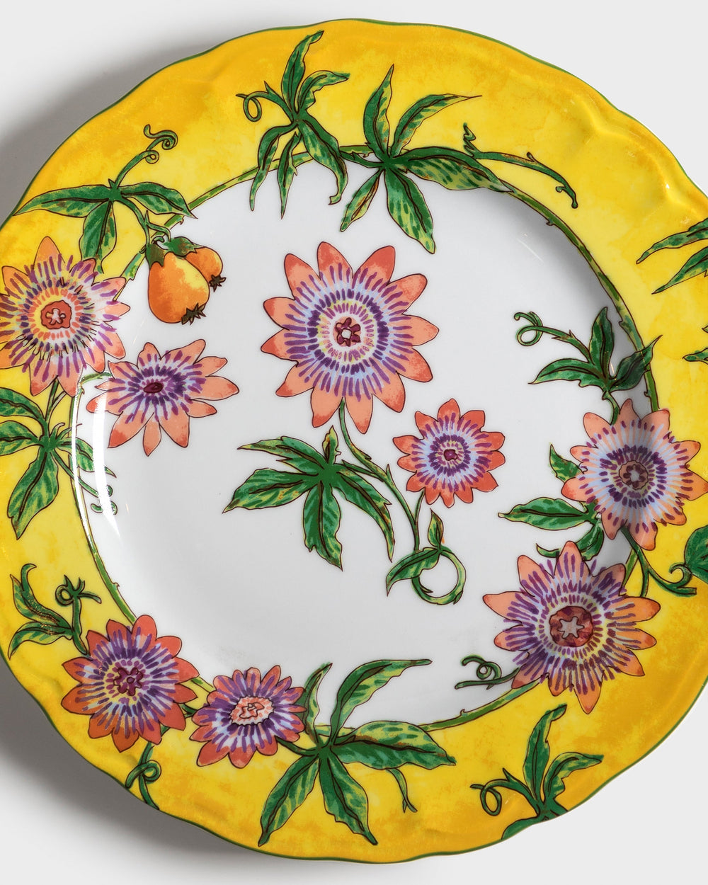 Tania Bulhoes Dinner Plate Flor de Maracuja