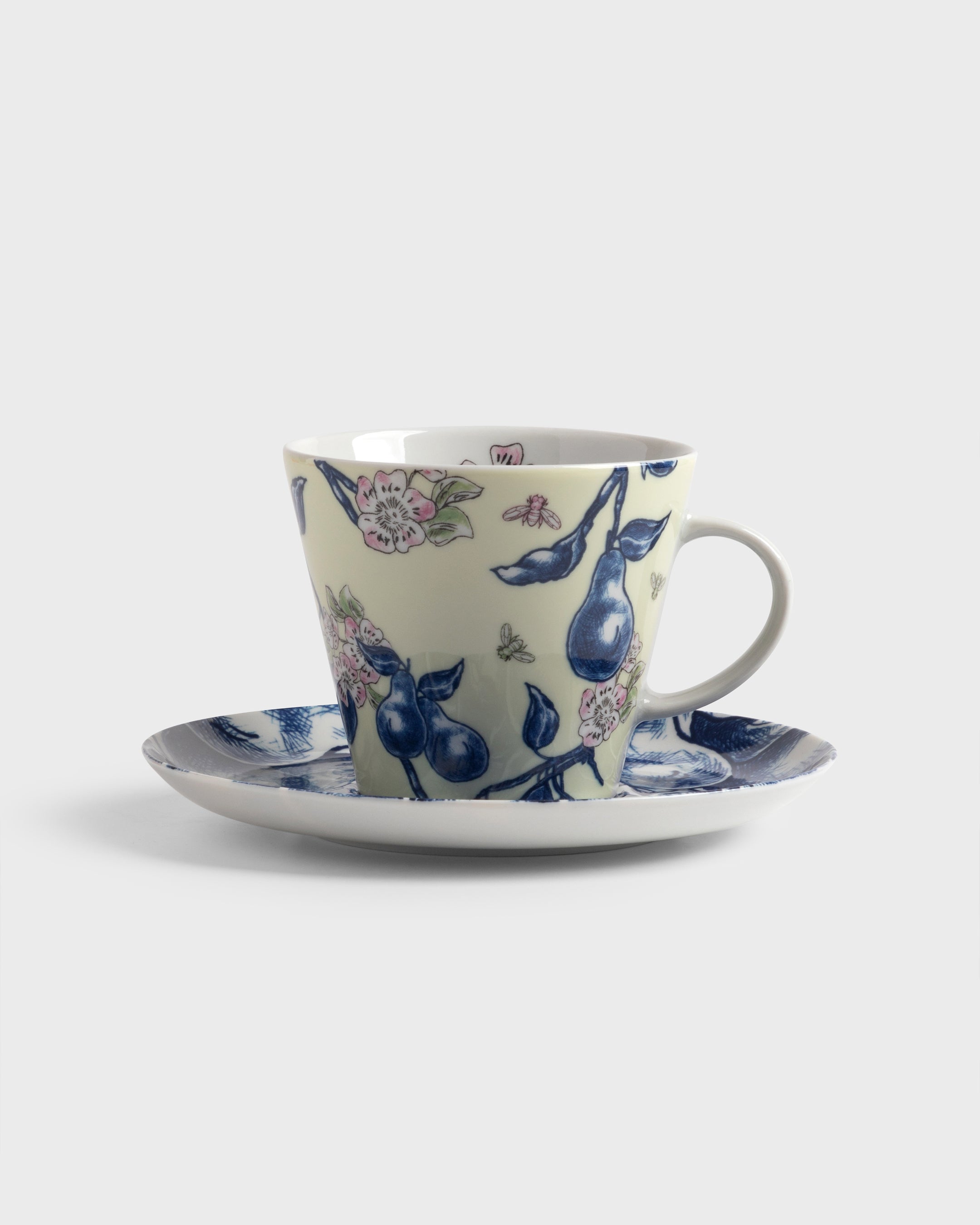 Tea Cup and Saucer Flor de Pera - Tania Bulhões
